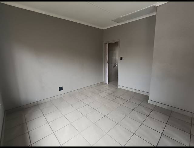 1 BEDROOM APARTMENT FOR SALE IN VERWOERDPARK